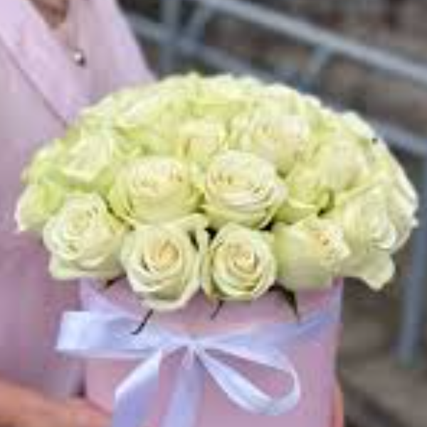  Armağan Çiçekçilik Alanya - 35 Beyaz Güller Kutuda