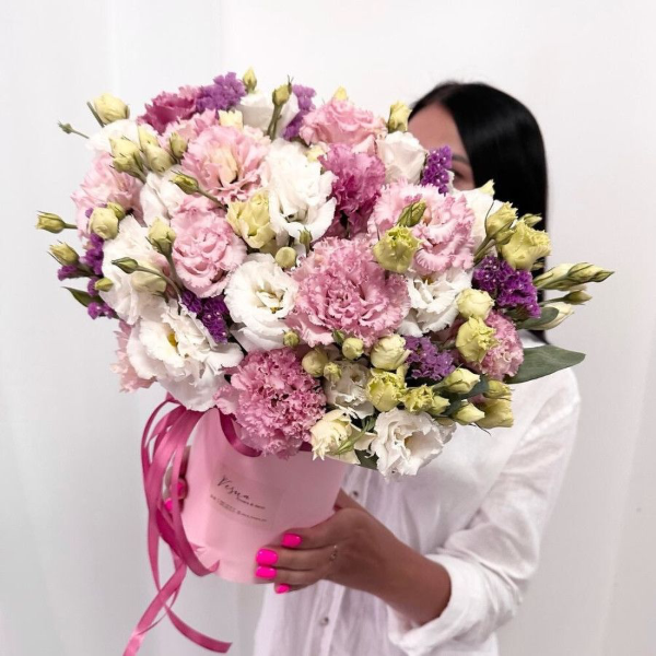  Armağan Çiçekçilik Alanya - Kutuda Mix Lisyantuslar