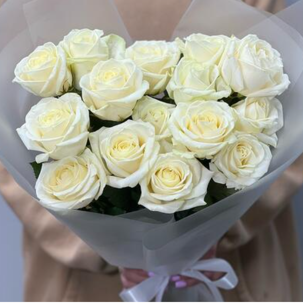Alanya çiçekçi - 15 Beyaz Güller