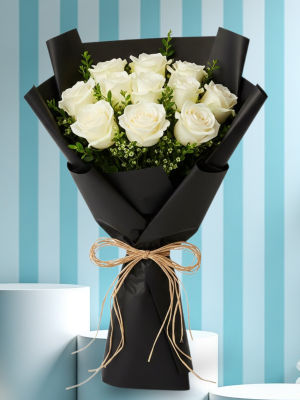 Alanya çiçekçi - 11 Beyaz Gül Demeti