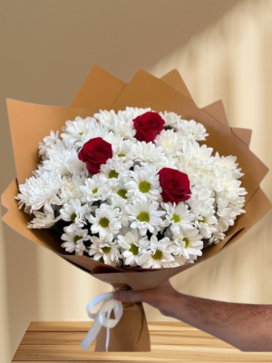  Alanya online çiçek - Krizantemler ve 3 Adet Gül