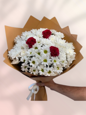  Armağan Çiçekçilik Alanya - Krizantemler ve 3 Adet Gül